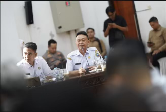 Wali Kota Pontianak, Edi Rusdi Kamtono saat memberikan keterangan persiapan Pontianak menjadi tuan rumah AVC Men’s Champions League 2026. Foto: Istimewa