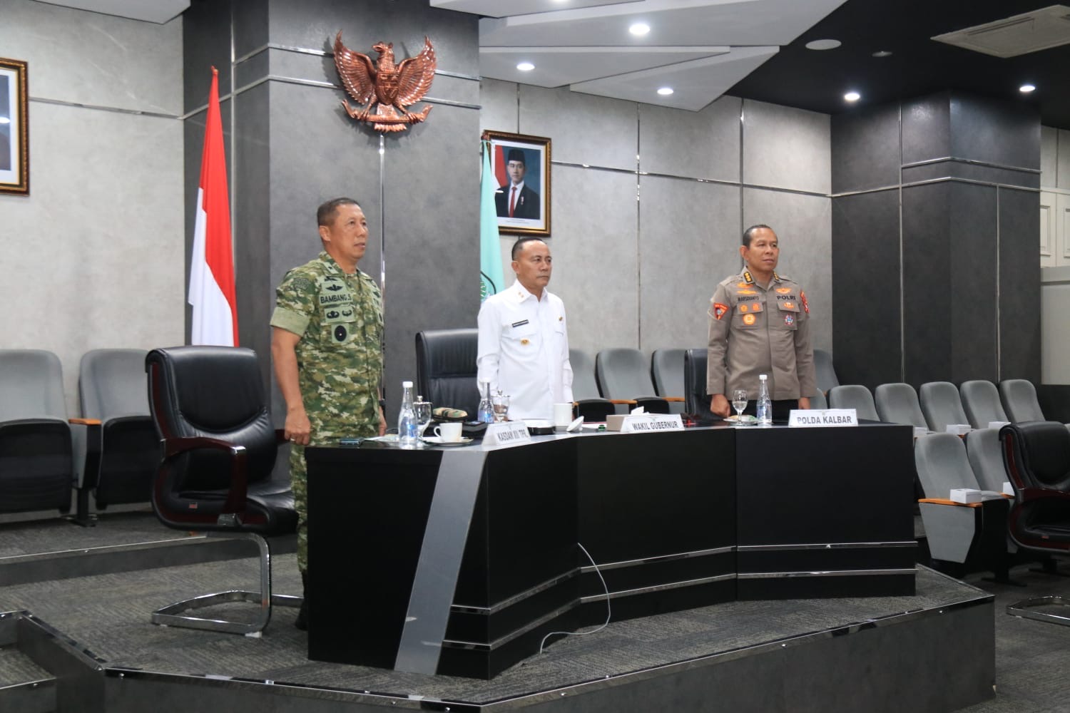 Wakil Gunernur Kalbar, Krisantus Kurniawan saat mengikuti Apel Kesiapsiagaan Karhutla Nasional 2026 secara virtual dari Kantor Gubernur Kalbar, Rabu (6/5/2026). Foto: Istimewa