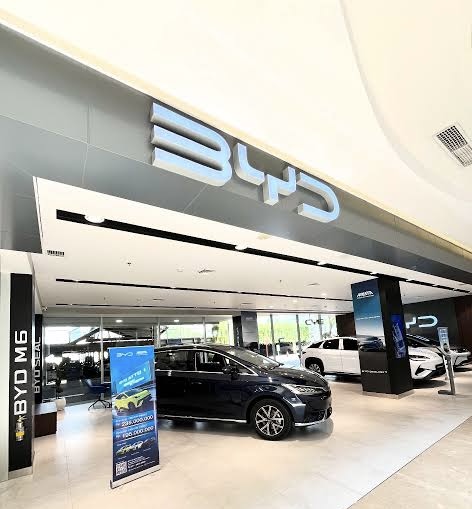 Showroom mobil BYD yang ada di Indonesia. Saat ini brand BYD masuk 5 besar merk mobil terlaris nasional. Foto: Istimewa