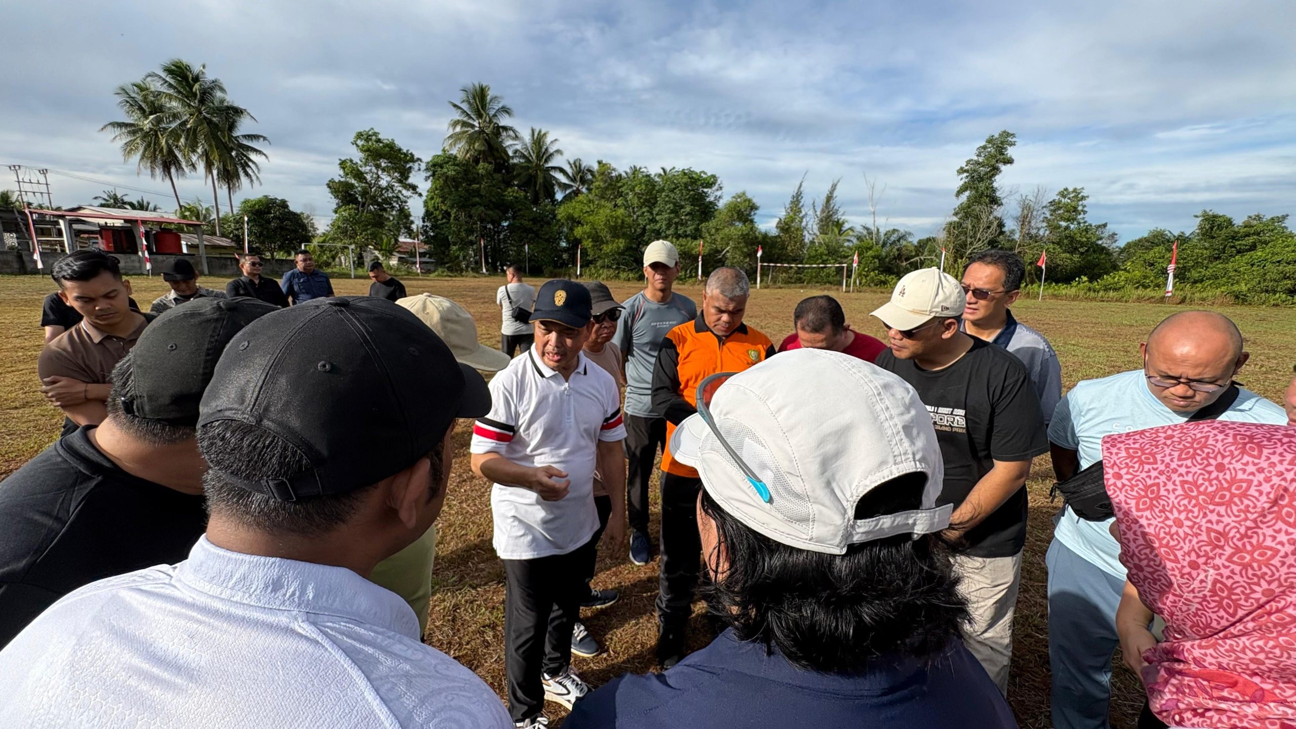 Menjangkau hingga perbatasan, Program Gema Membangun Desa menghadirkan pasar murah bagi masyarakat Temajuk. Gubernur Kalbar menegaskan komitmen pemerintah menjaga keterjangkauan harga kebutuhan pokok sekaligus memperkuat daya beli warga. Foto: Istimewa