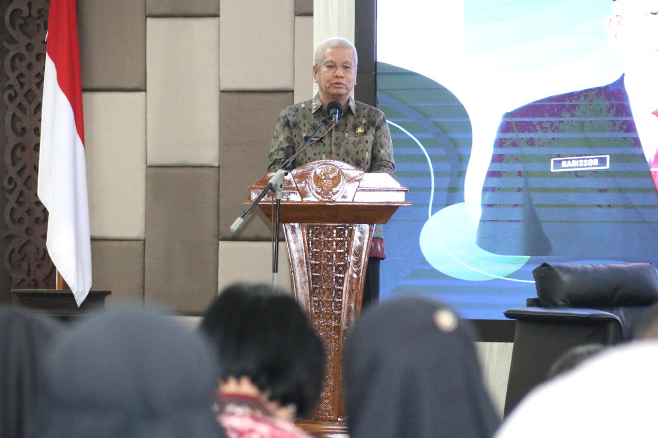Sekda Kalbar Harisson membuka Rakor PPID se-Kalimantan Barat Tahun 2026 dan menegaskan pentingnya keterbukaan informasi publik untuk mewujudkan pemerintahan yang transparan, adaptif, dan akuntabel. Foto: Istimewa
