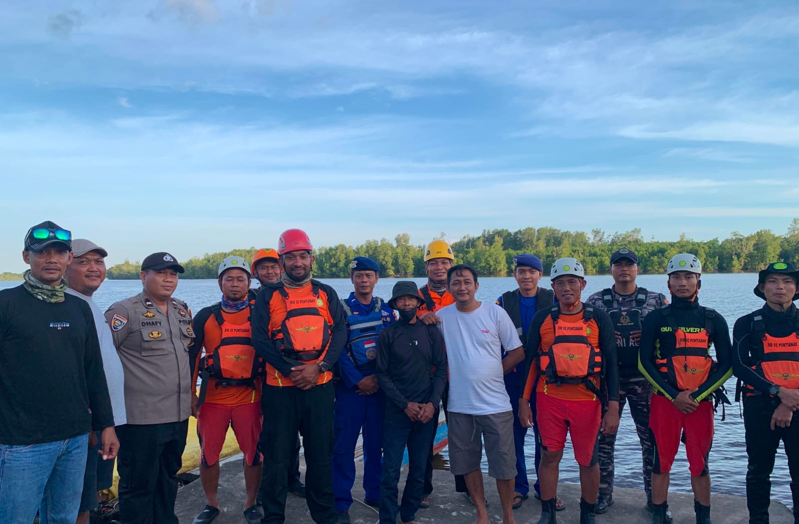 Tujuh hari menyisir perairan Batu Ampar, Tim SAR Gabungan bersama unsur TNI-Polri, Basarnas, relawan, dan masyarakat menutup operasi pencarian korban yang diduga diterkam buaya. Meski operasi resmi berakhir, harapan keluarga untuk menemukan korban masih terus hidup. Foto: Istimewa