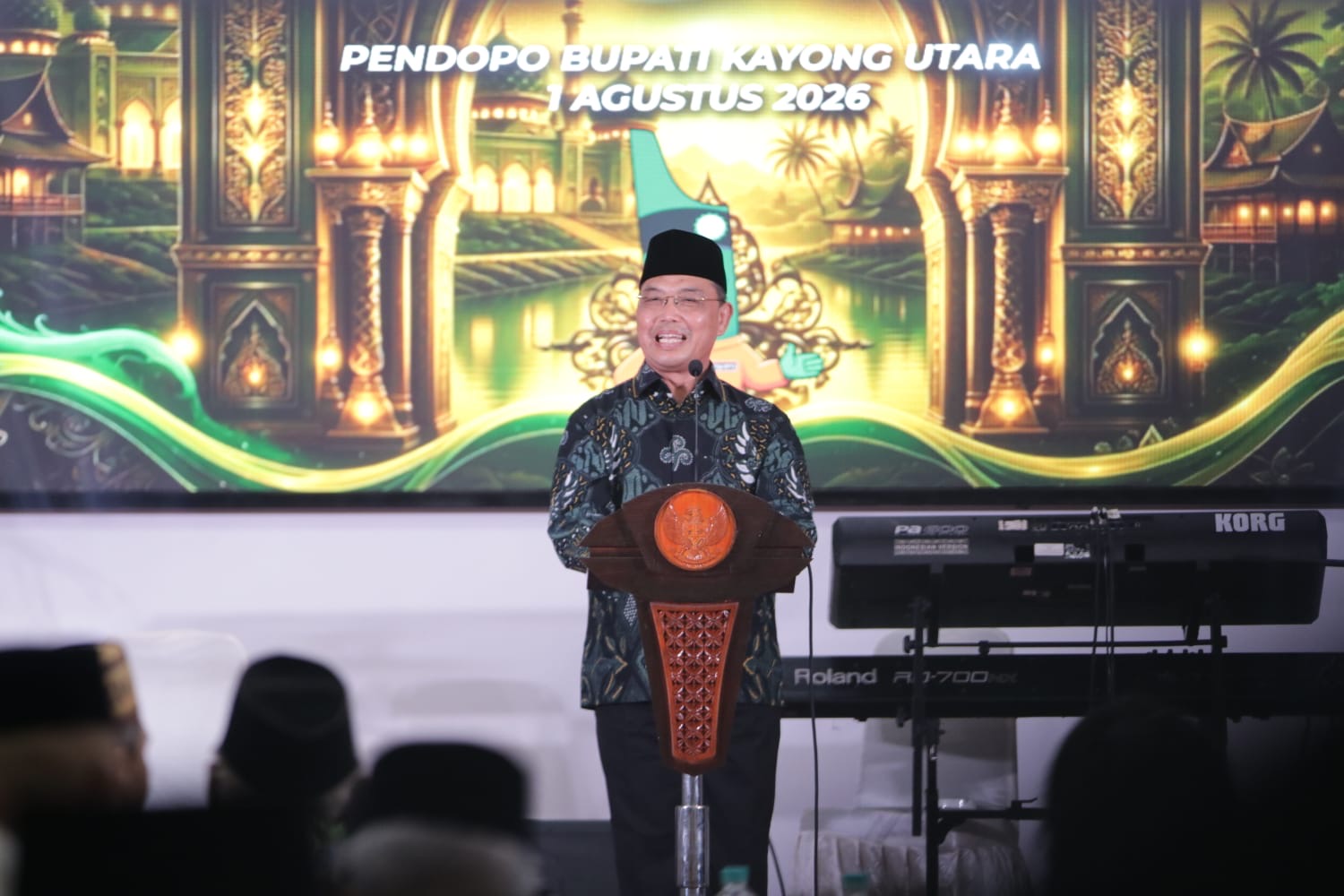 Gubernur Kalimantan Barat Ria Norsan memberikan sambutan saat Malam Ta’aruf MTQ ke-34 Tingkat Provinsi Kalimantan Barat di Pendopo Bupati Kayong Utara, Sabtu (1/8/2026). Istimewa