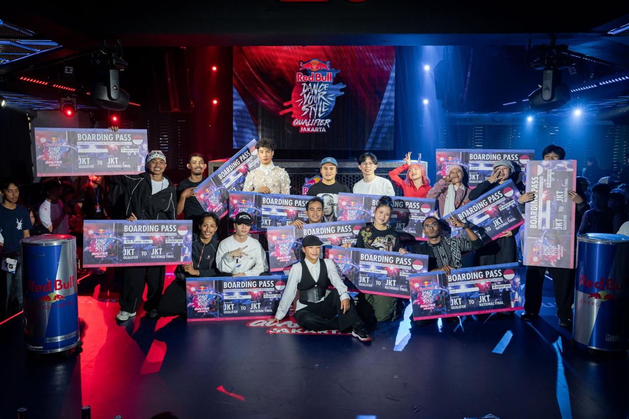 14 Finalis Red Bull Dance Your Style Indonesia bersama Jaïra Joy, pemenang Red Bull Dance Your Style World Final 2025. Foto: Istimewa