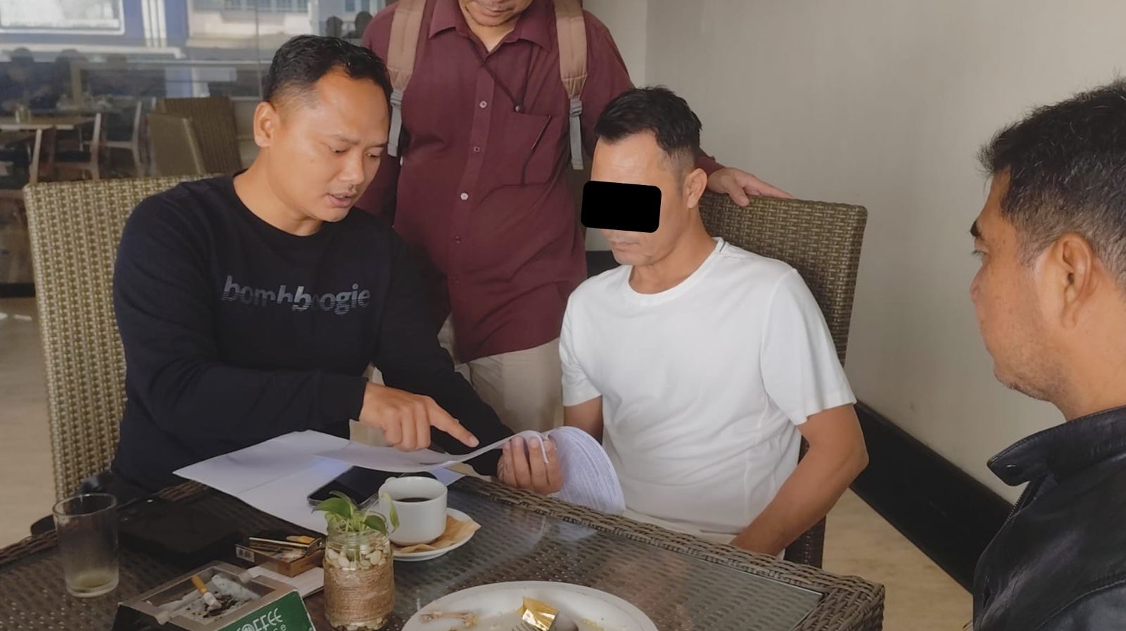 Penyidik Gakkum Kehutanan mengamankan seorang warga negara Vietnam berinisial VXH di Pontianak, Kalimantan Barat, Selasa (26/8/2026), terkait kasus penyelundupan 3 ton sisik trenggiling. Istimewa