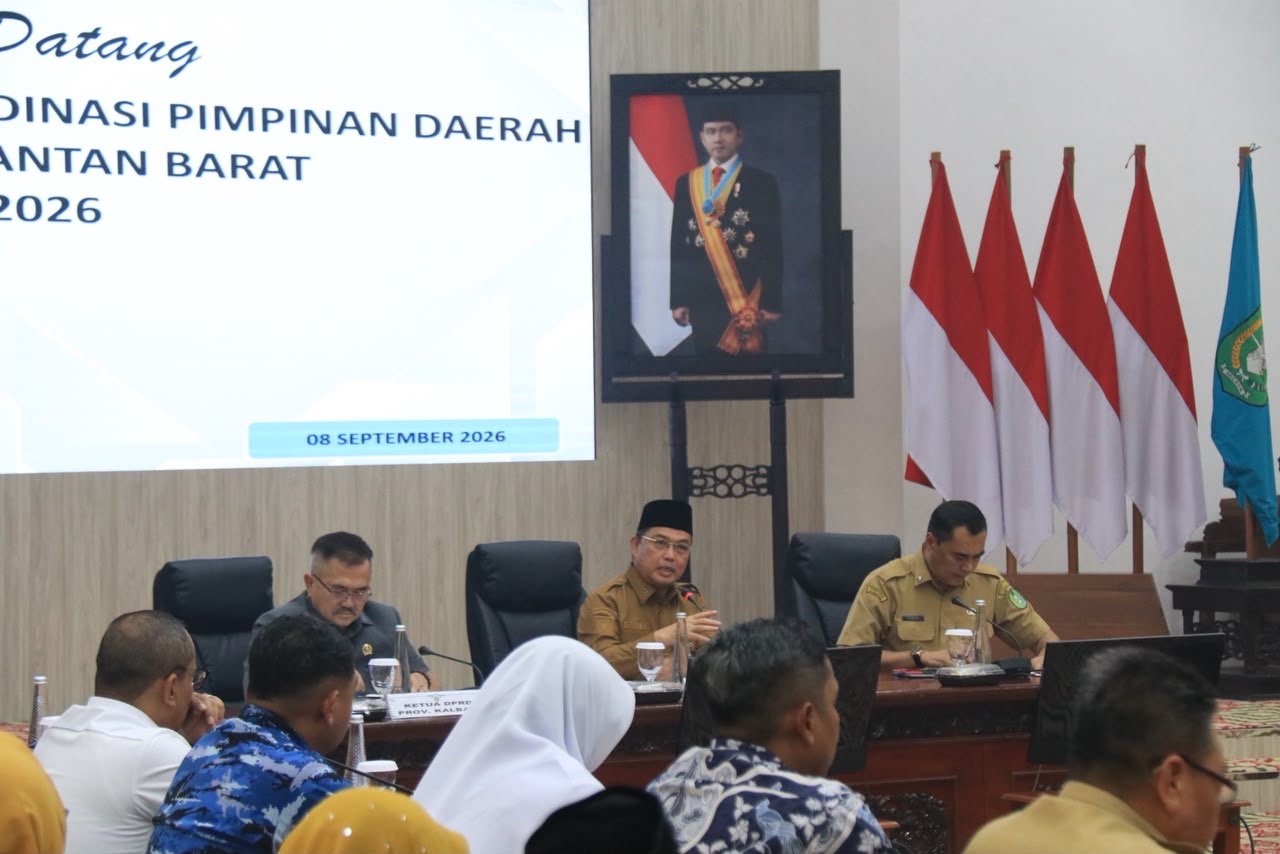 Gubernur Kalimantan Barat, Ria Norsan memimpin Rapat Forum Koordinasi Pimpinan Daerah Kalbar Tahun 2026 di Balai Petitih, Kantor Gubernur Kalbar, Selasa (8/9/2026). Foto: Istimewa